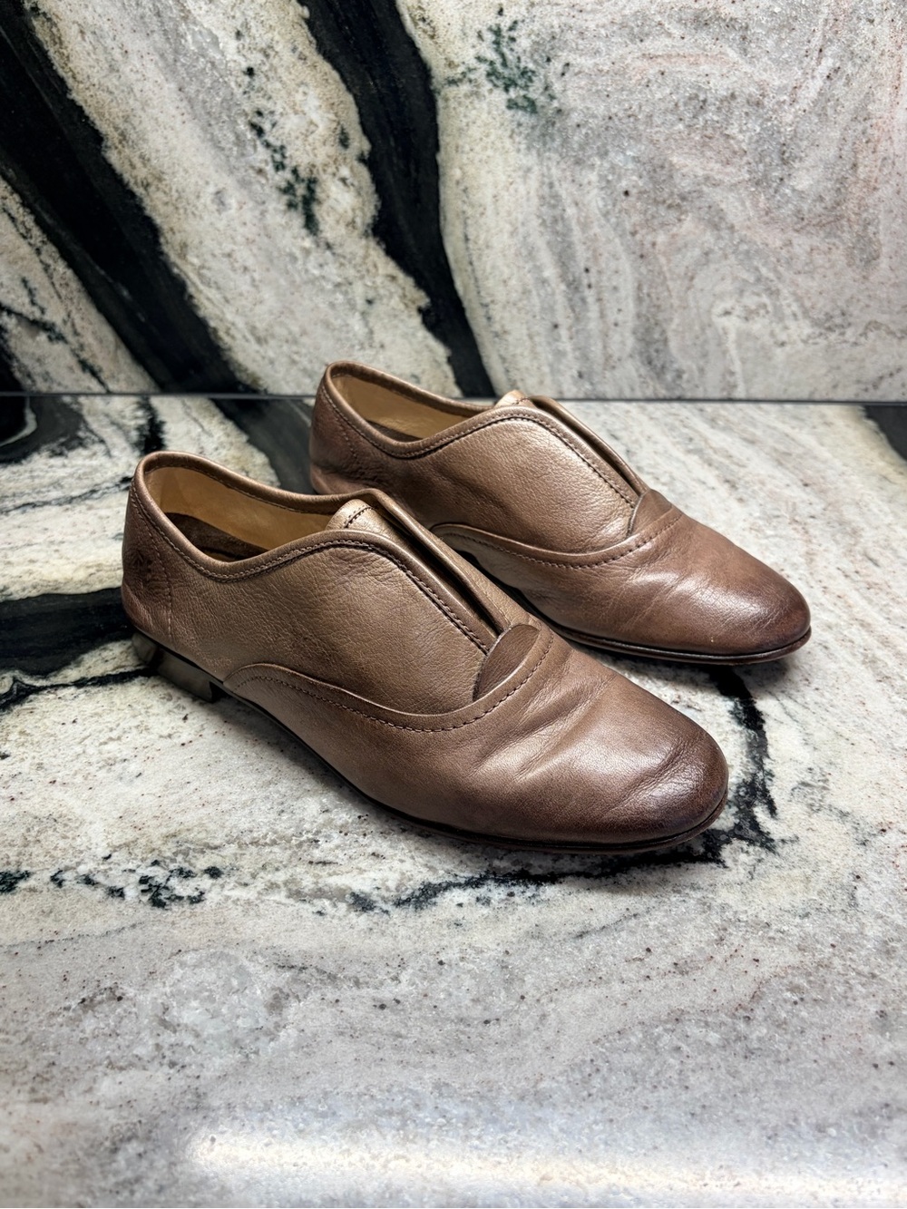 Frye Women’s 7.5 Mushroom Leather Laceless Loafers Oxfords